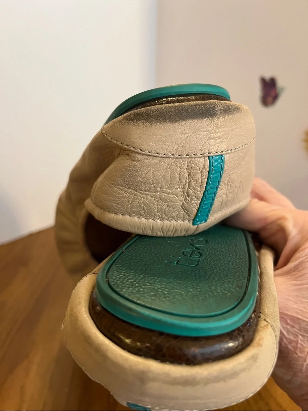 Tieks Cream Ballet Flats with Teal Sole Accent Size 10